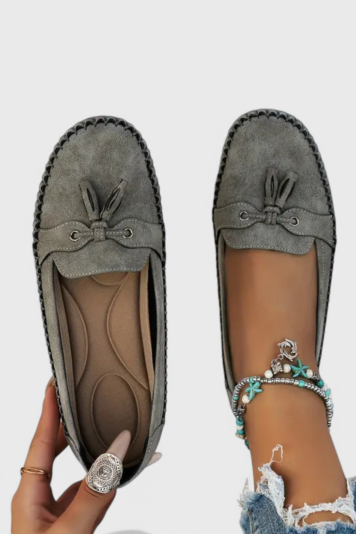 Zapatillas de gamuza clásicas Peony con borlas para un estilo elegante y cómodo