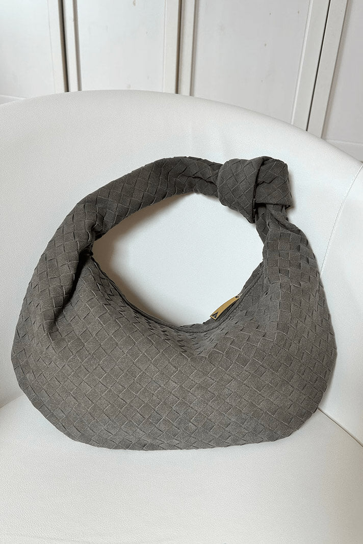 Bolso Mediano Lila de Ratán con Elegante Detalle de Nudo