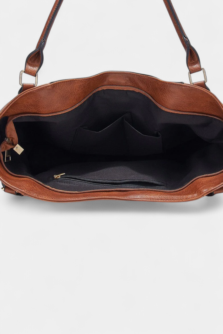 Bolsa Giulietta de diseño elegante con detalles de flecos