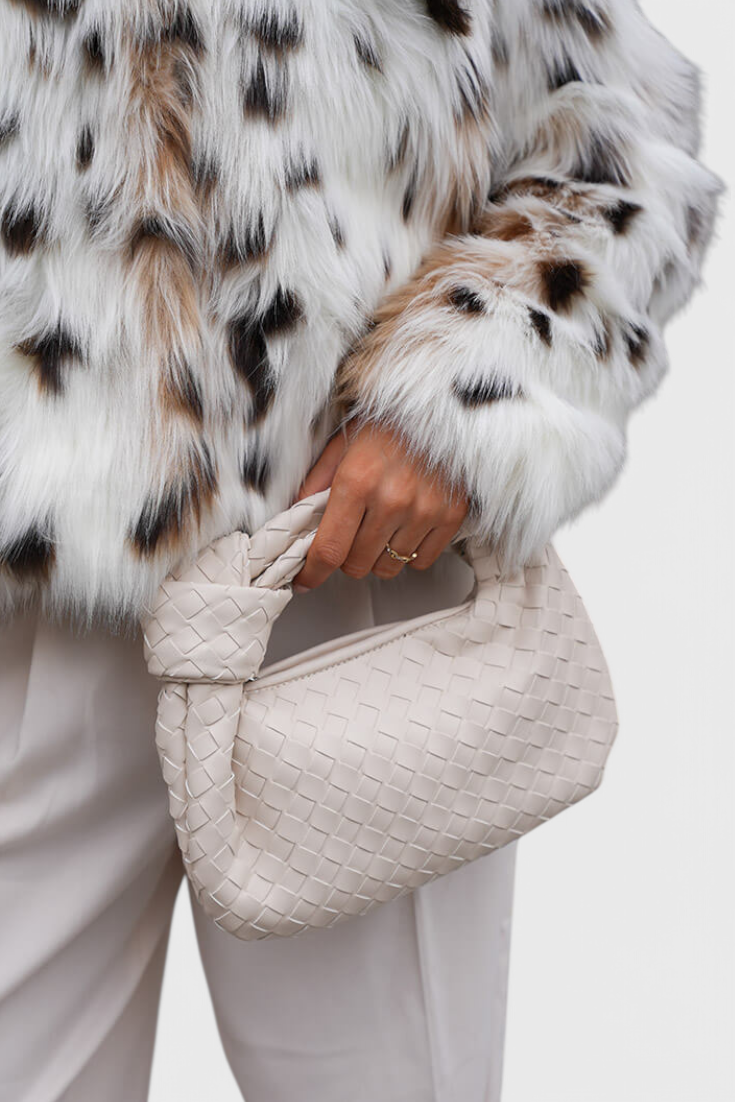 Bolso Satchel Compacto de Arenal de Salvia con Diseño Trenzado