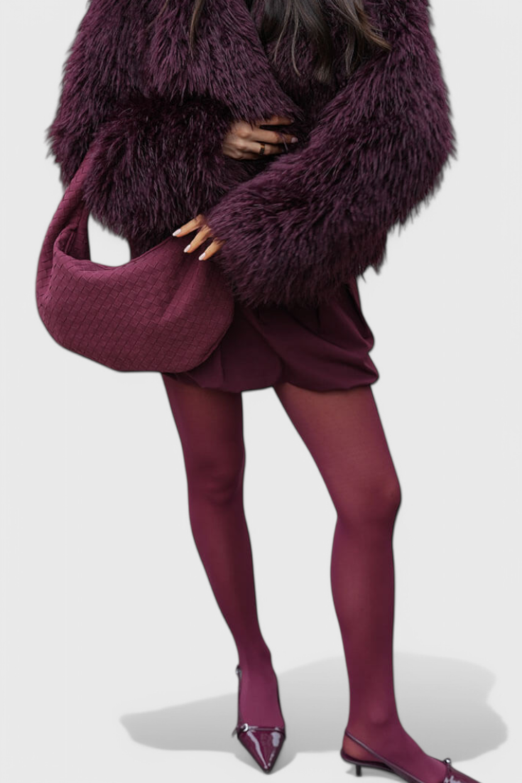 Bolso Mediano Lila de Ratán con Elegante Detalle de Nudo